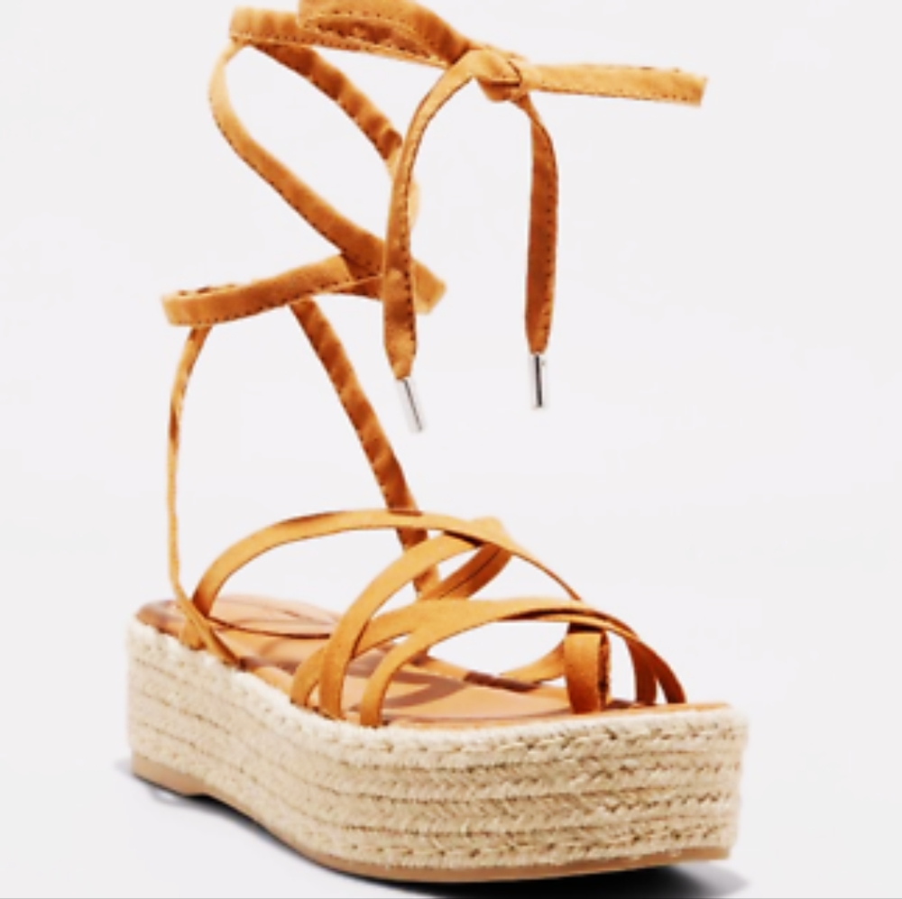 UNIVERSAL THREAD TAN DONNY LACE PLATFORM SANDALS NWT!